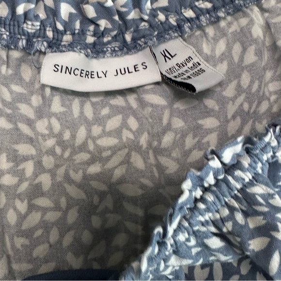 Sincerely Jules Blue White Leaf Print Off Shoulder Jumpsuit Size XL - Picture 14 of 17
